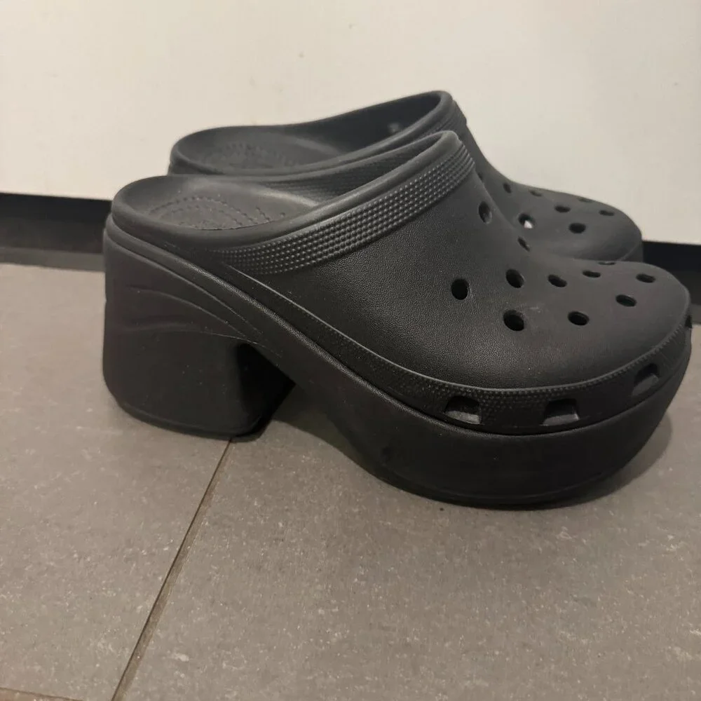 Crocs Siren Clog In Black W9 / M7 - Picture 1 of 3